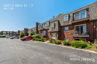 Building Photo - 1023 E 68th St