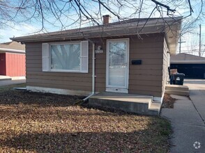 Building Photo - 2737 Hamilton Ave