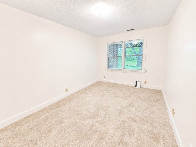 Building Photo - 9205 Whitegate Ct