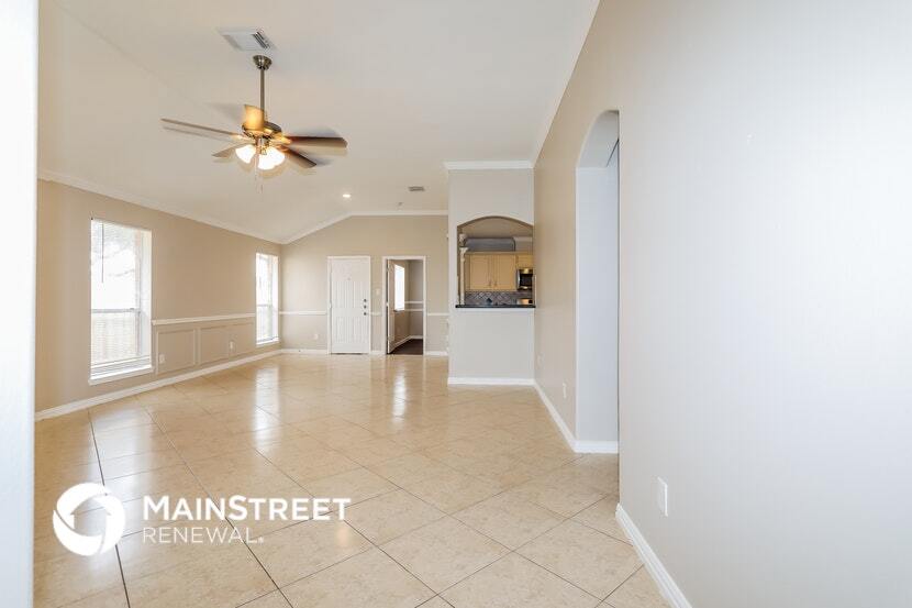 Building Photo - 16811 Creek Trail