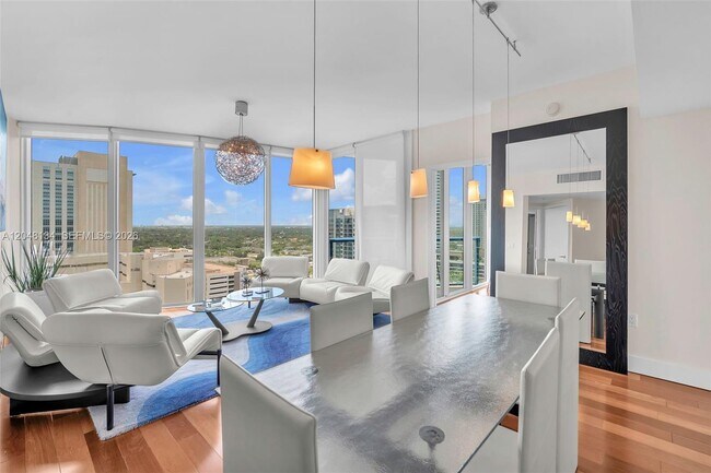 Building Photo - 333 Las Olas Way