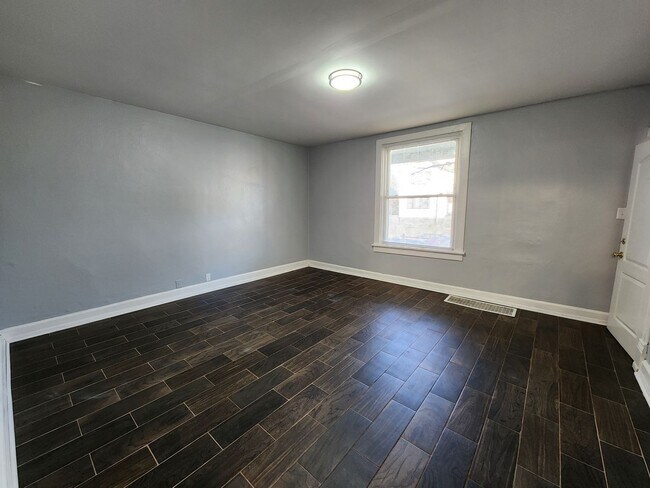 Building Photo - 2525 N Weil St