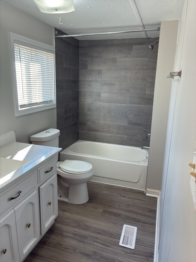 Building Photo - 2 Crosby Ln