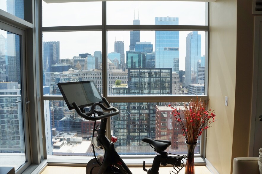 Building Photo - 303 W Ohio St