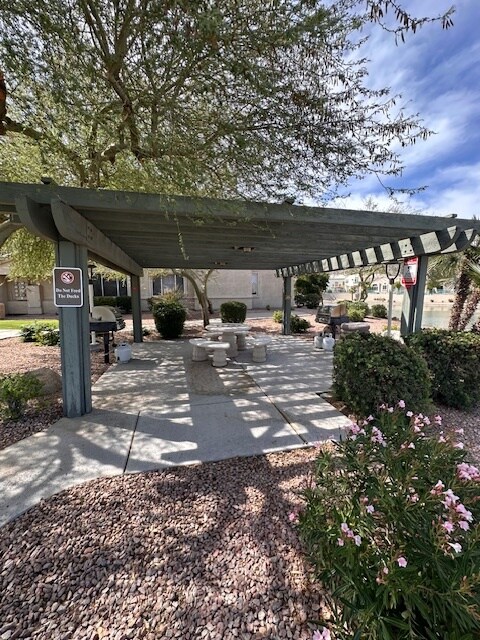 Building Photo - 16013 S Desert Foothills Pkwy