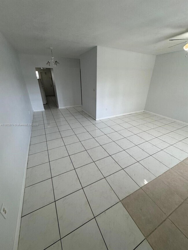 Building Photo - 1451 NE 170th St