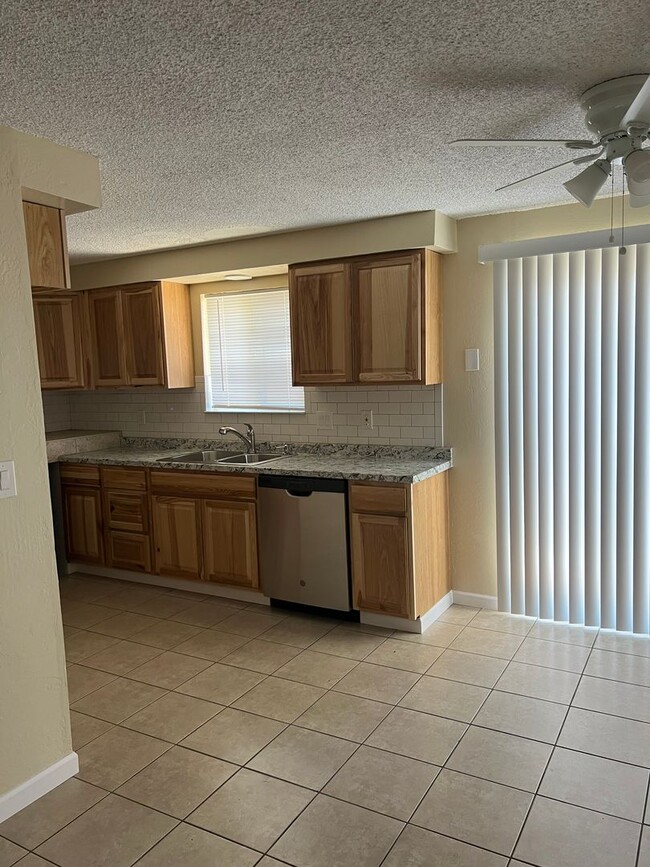 Building Photo - 1214 Withington St