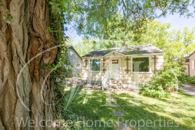 Building Photo - Great One Bedroom Home in a Natural Setting