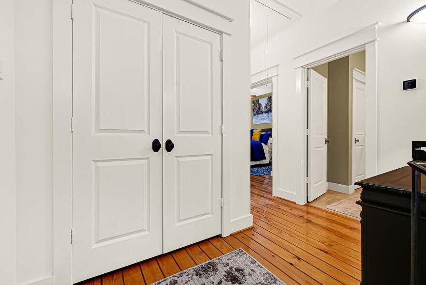 Building Photo - 5522 Larkin St