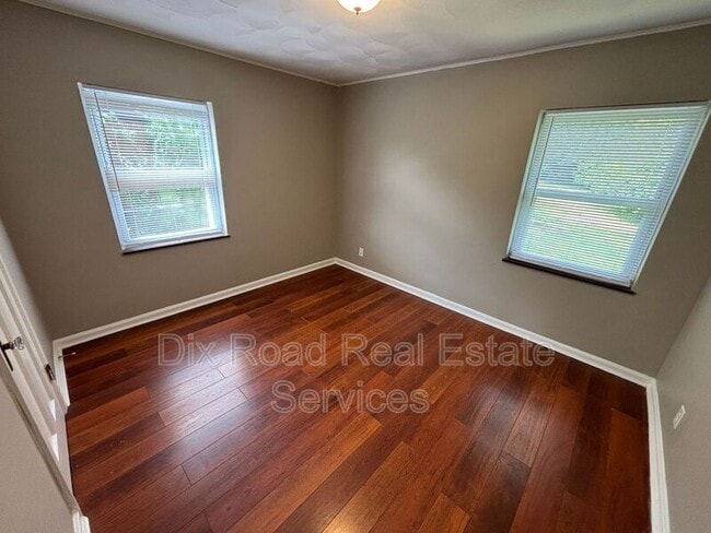 Building Photo - 3330 Van Zandt Dr