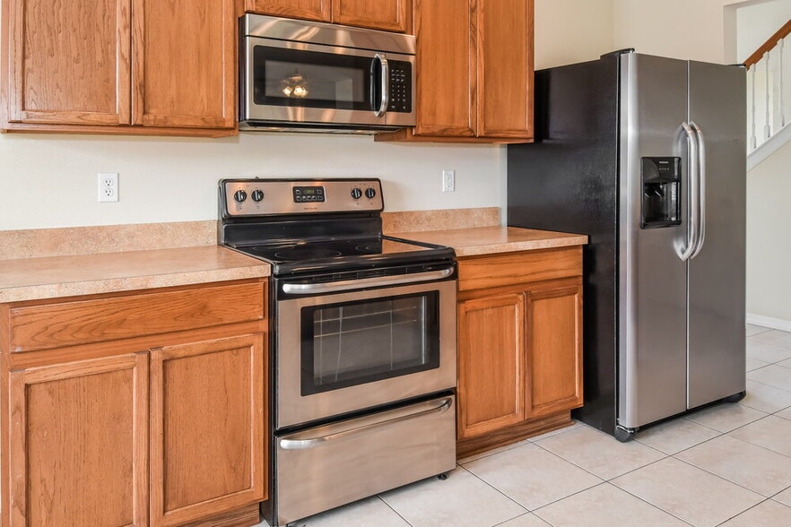 Building Photo - 703 Red Cedar Ct