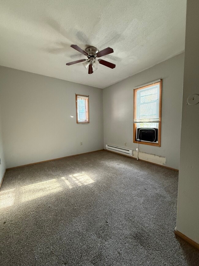 Building Photo - 320 9th Ave N