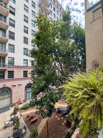 Building Photo - 425 E Ocean Blvd