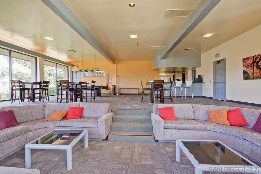 Building Photo - 4242 6th Ave