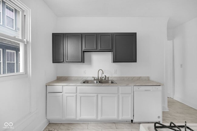 Building Photo - 2619 Guilford Ave