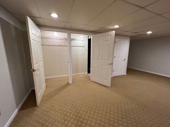 Building Photo - 202 Dresher Woods Dr