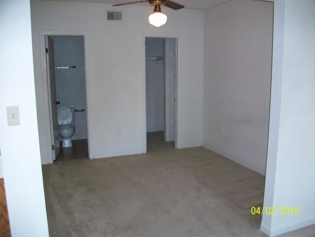 Building Photo - 2002 Greene St