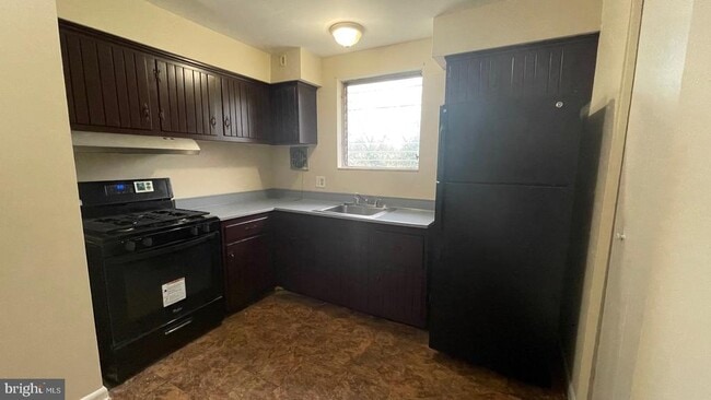 Primary Photo - 1014 Cedarcroft Rd