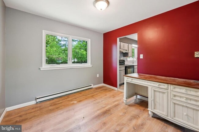 Building Photo - 310 N Carolina Trail