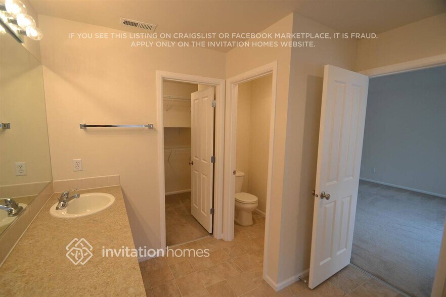 Building Photo - 6206 Park St E