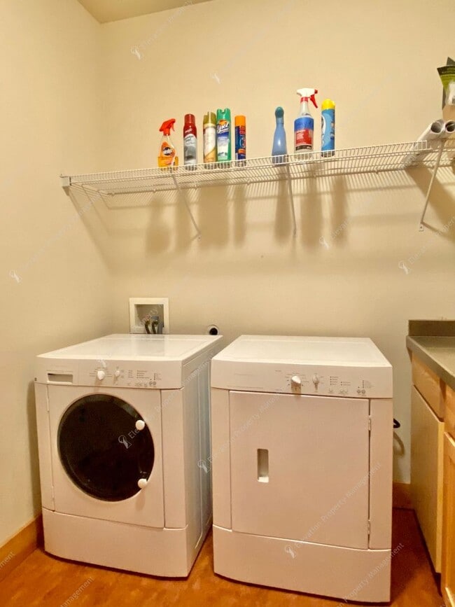 Building Photo - West Hills Gem with Timeless Charm and Modern Comfort