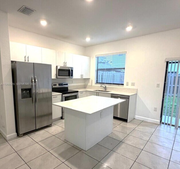 Building Photo - 11855 SW 246th Ter