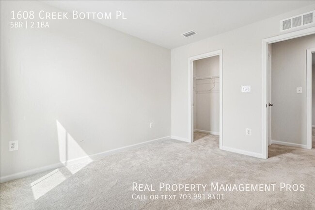 Building Photo - 1608 Creek Bottom Pl