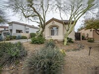 Building Photo - 4605 N Clear Creek Dr