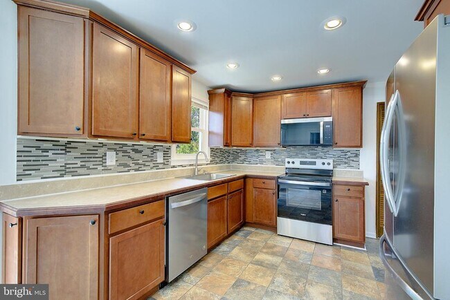 Building Photo - 6417 Kaine Dr