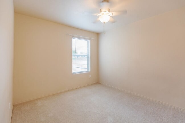 Building Photo - Beautiful 3 Bedroom/2 Bath Home