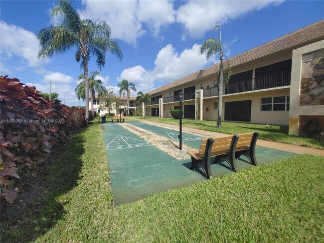 Building Photo - 421 NE 1st St