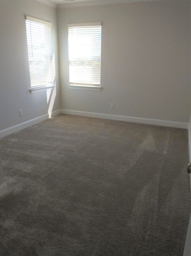 Building Photo - Beautiful Home in Gardner!  4 bedroom 3 full bath  Available NOW!