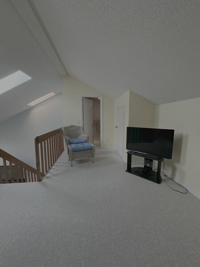 Building Photo - 1924 Westminster Cir