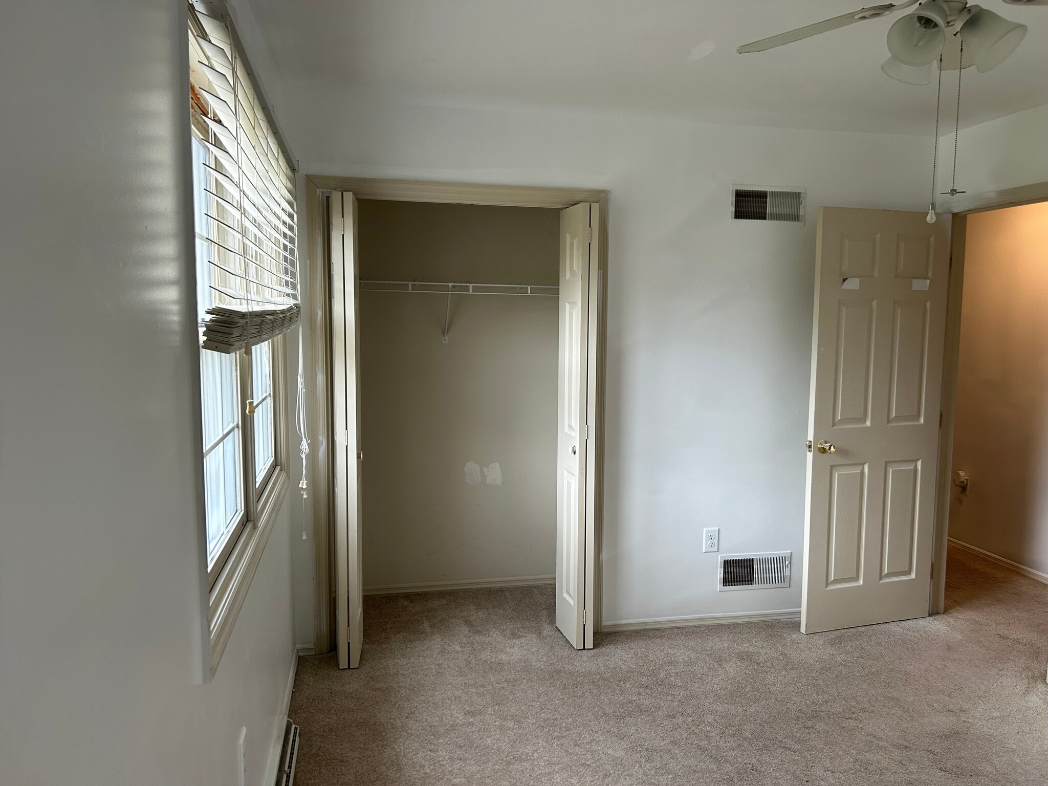 Building Photo - 19 Sycamore Dr