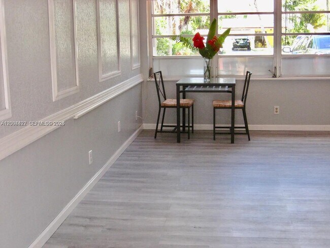 Building Photo - 2140 NE 180th St