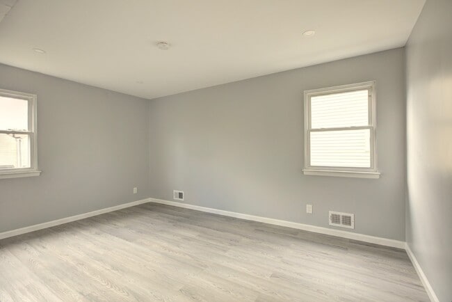 Building Photo - 450 Jefferson Ave