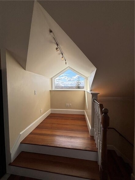 Building Photo - 22 Mt Vernon St