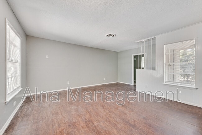 Building Photo - 2517 Weiler Blvd