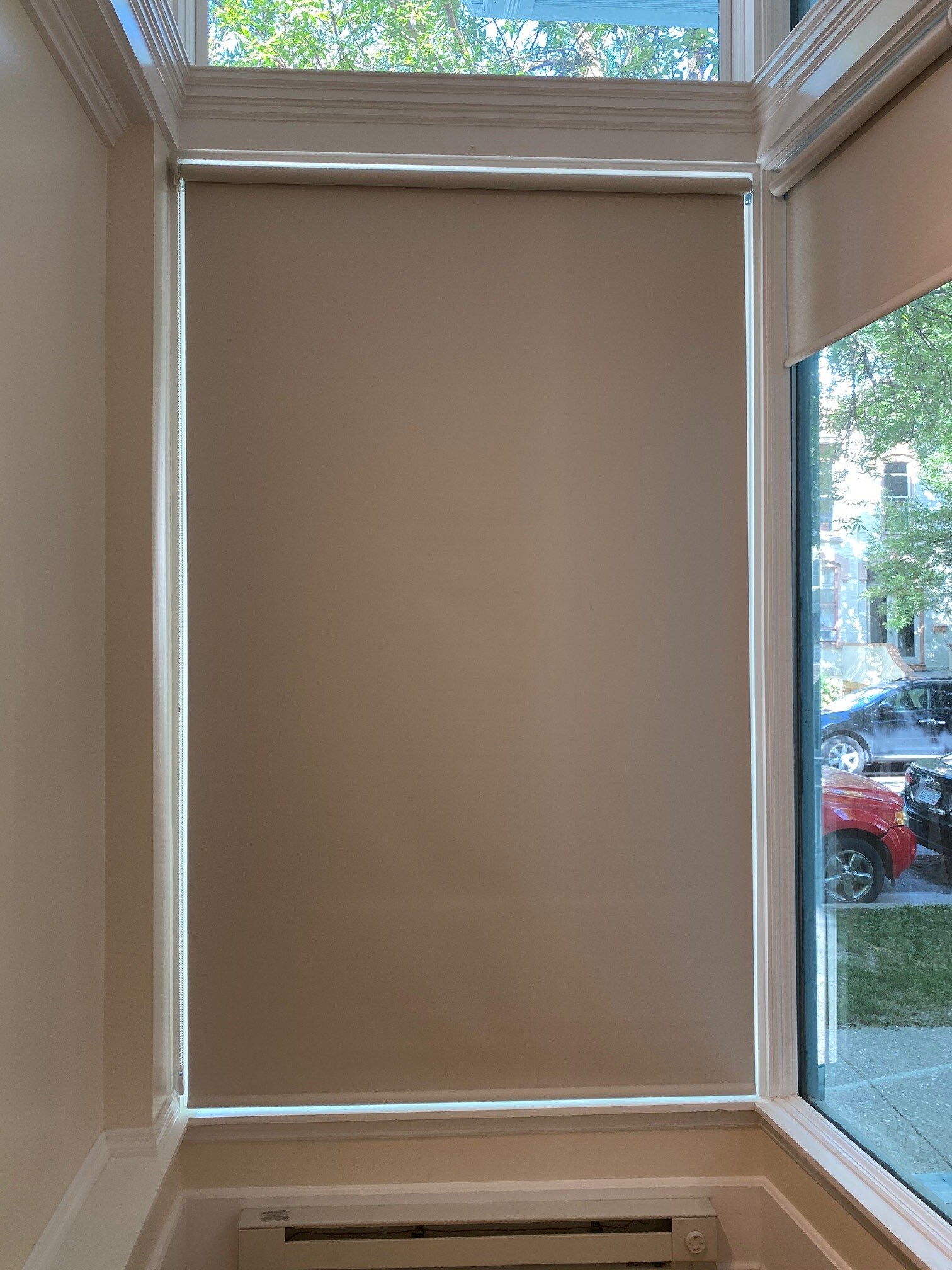 Full Window Light Blocking Blinds - 1728 N Franklin Pl