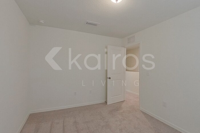 Building Photo - 12378 Paramount Dr S