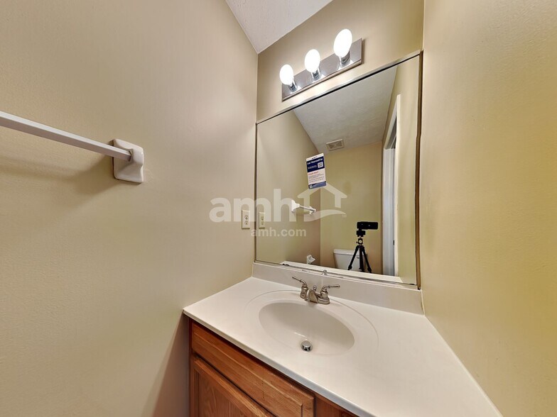 Building Photo - 6334 Tara Brooke Ct