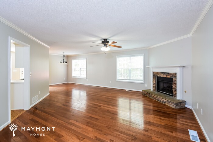 Building Photo - 5963 Seven Oaks Dr