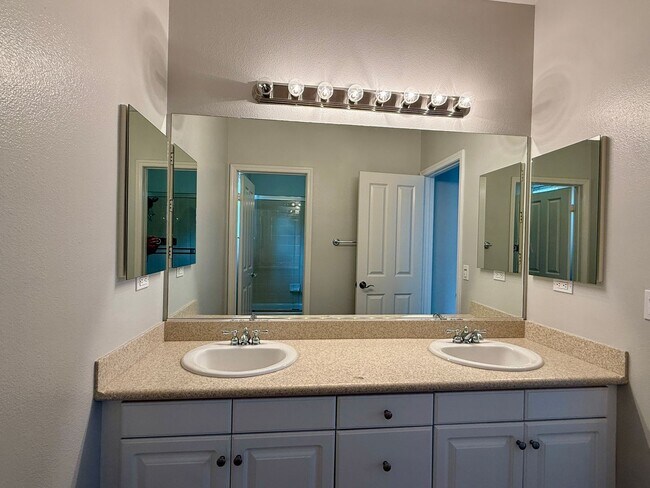 Building Photo - Gorgeous Home in Pacific Highland Ranch Co...