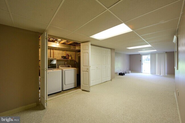 Building Photo - 1803 Stoneham Dr