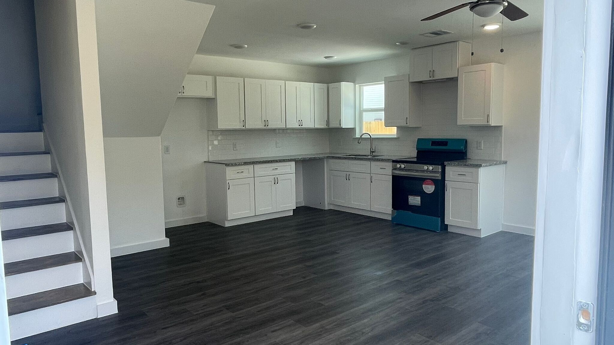 Building Photo - 9746 Garcroft St