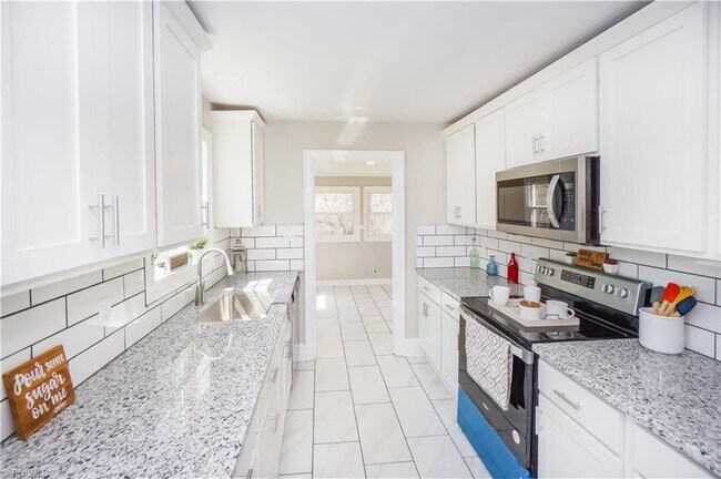 Building Photo - 1919 Maryland Ave