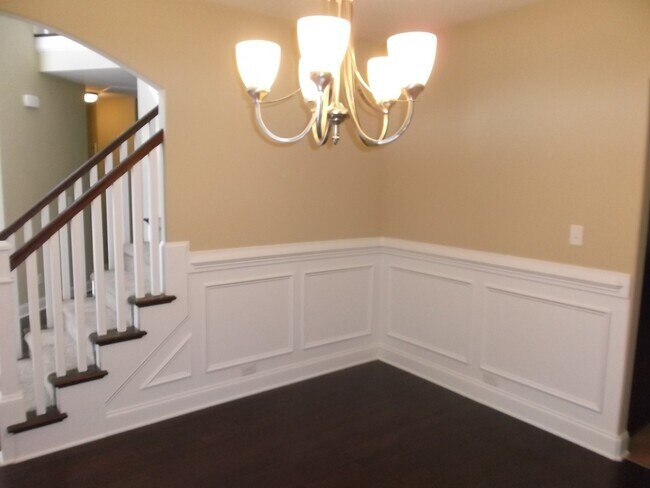 Building Photo - Absolutely Gorgeous!