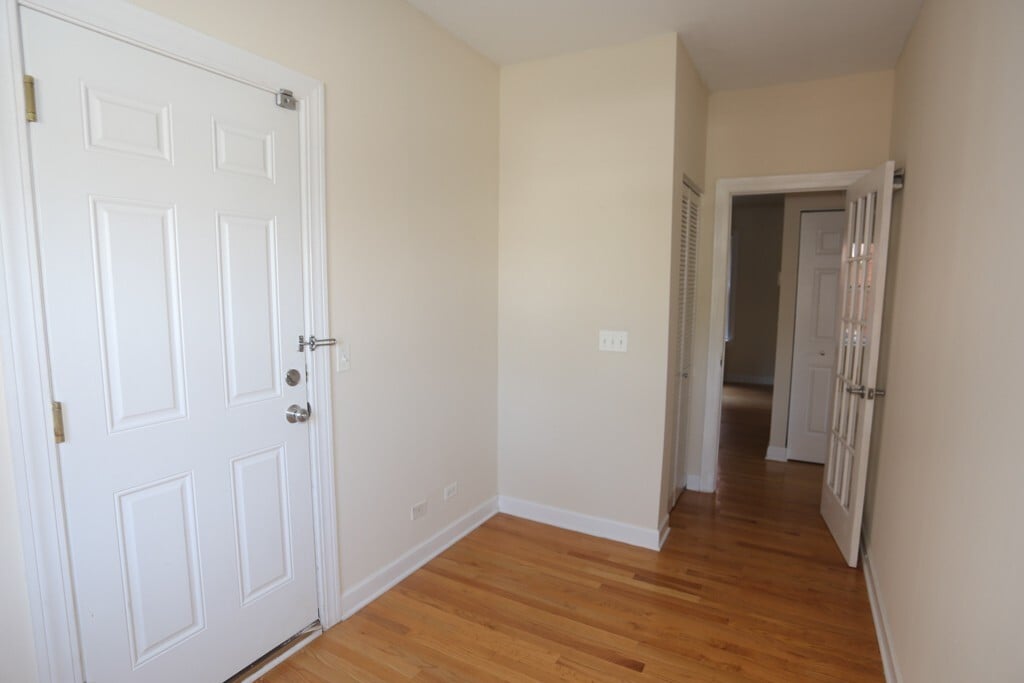 Building Photo - 3243 N Clifton Ave