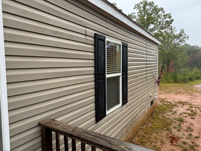 Building Photo - 125 Laurel Mountain MHP Dr