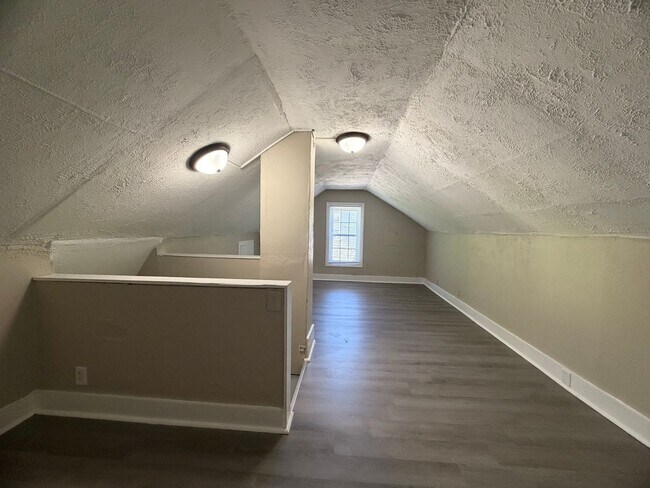 Building Photo - Open The Door To Your New Home! FIRST MONTH'S RENT FREE!!!!
